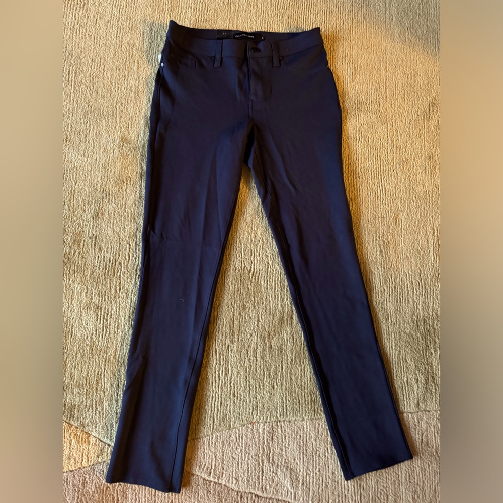 Dark Navy Skinny pant size 6.